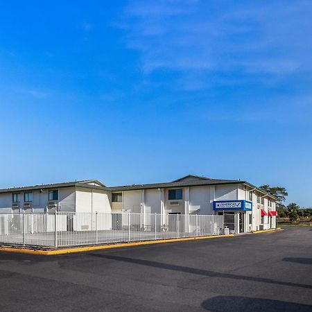 Americas Best Value Inn - Lincoln Airport Exterior photo