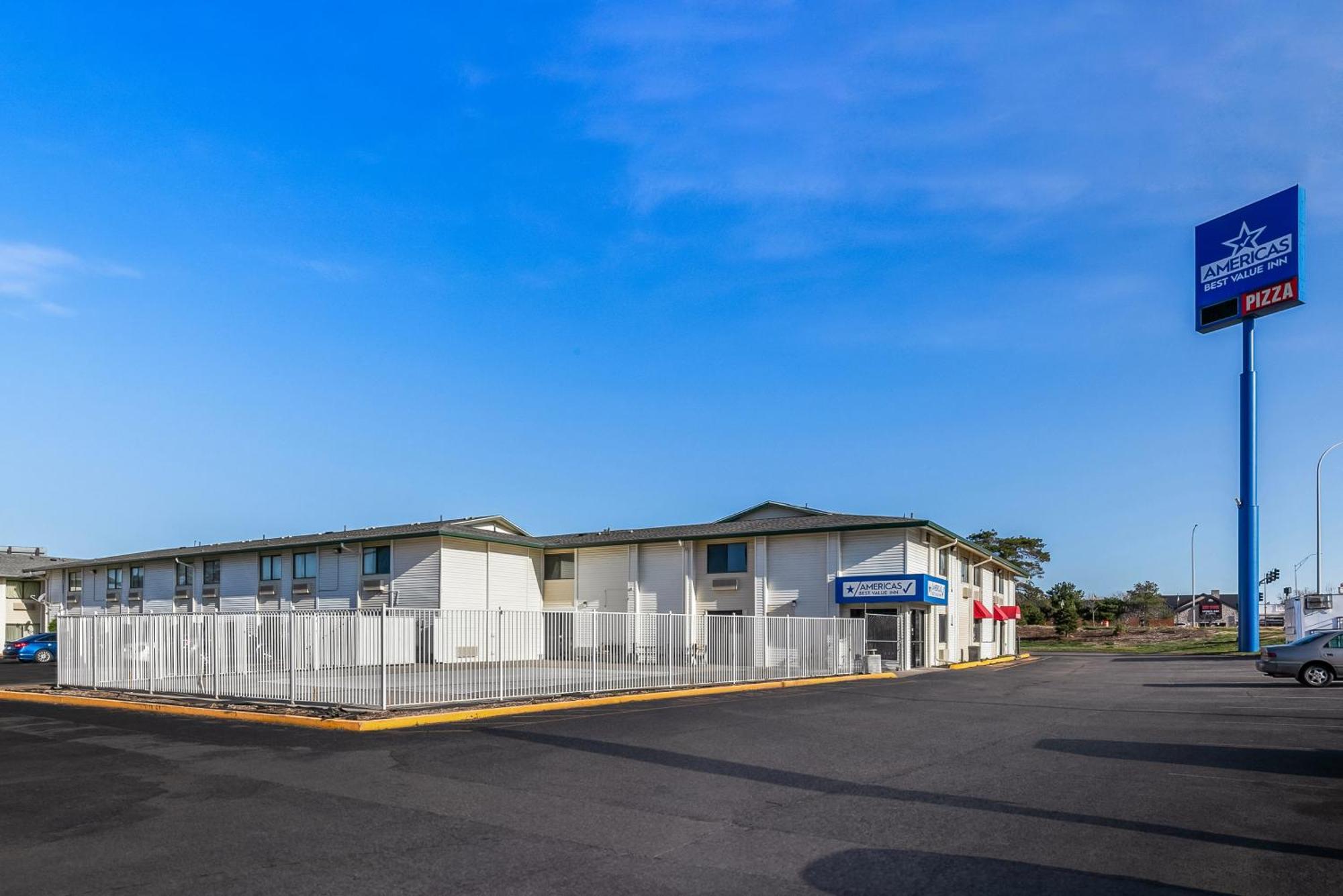 Americas Best Value Inn - Lincoln Airport Exterior photo