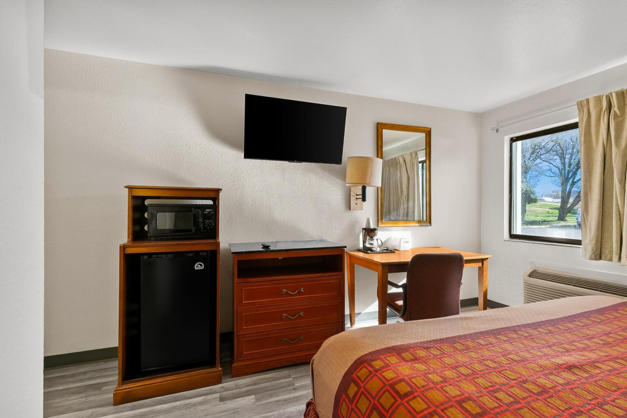 Americas Best Value Inn - Lincoln Airport Exterior photo
